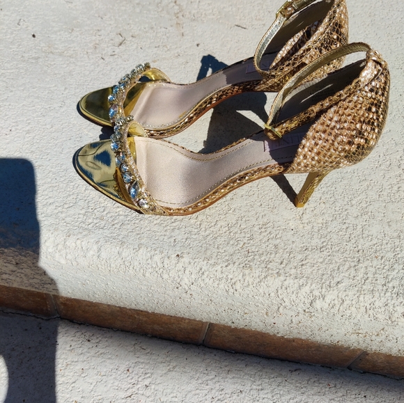 Gold snakeskin and rhinestone heel - Picture 15 of 16